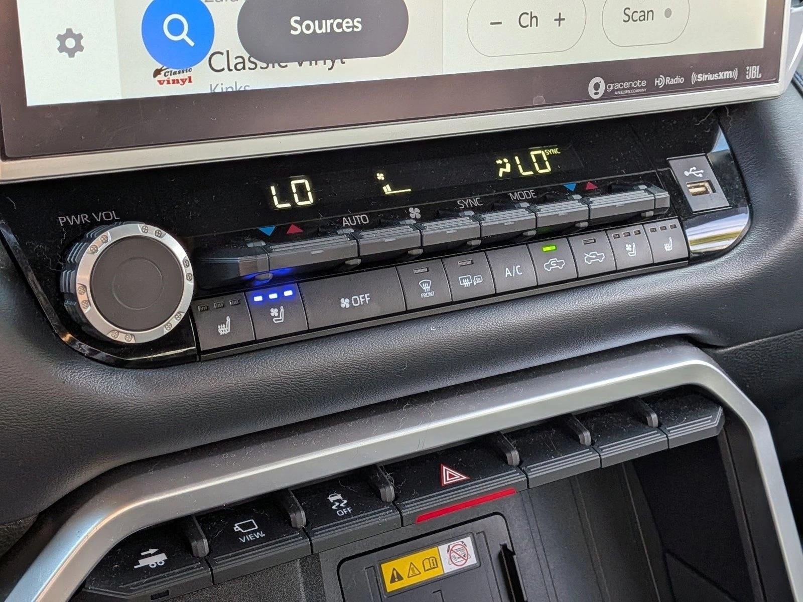 2022 Toyota Tundra 2WD 2WD Platinum CrewMax 5.5' Bed (SE)