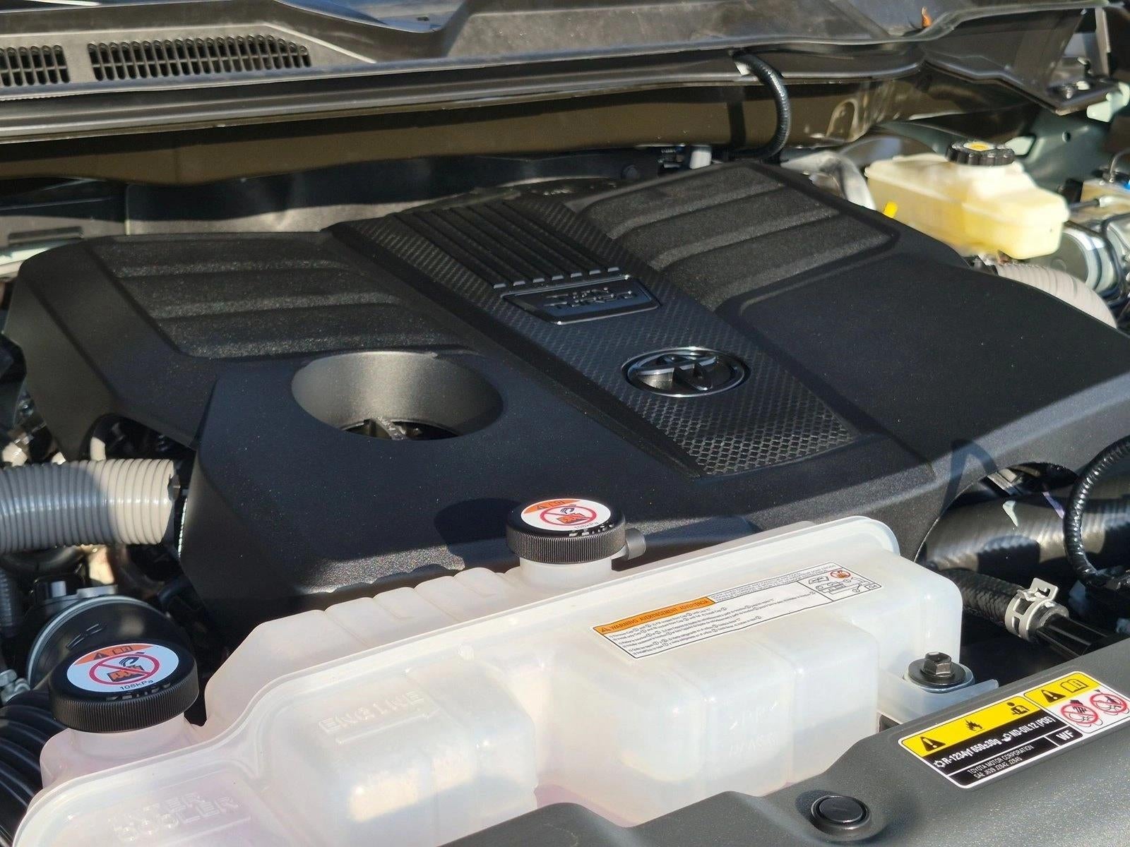 2026 Toyota Tundra 4WD 4WD Platinum CrewMax 5.5' Bed (Natl)