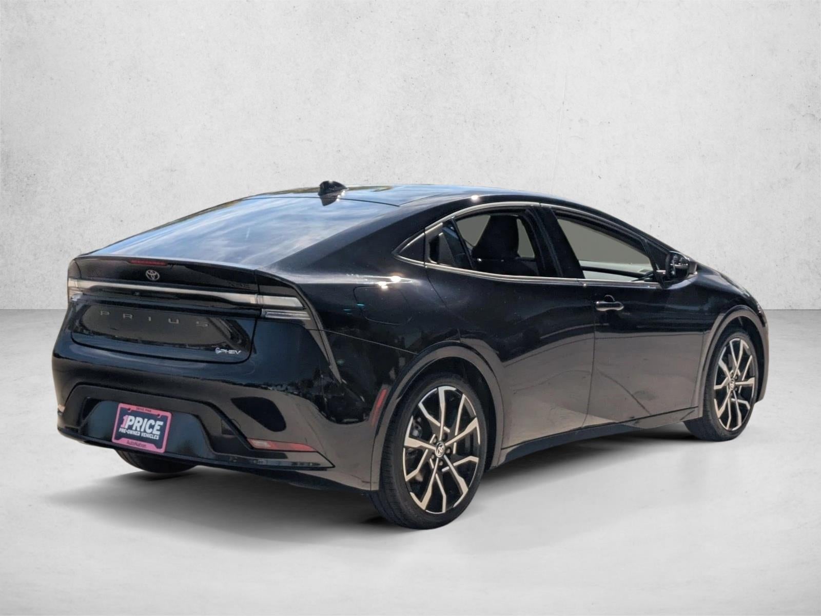 2025 Toyota Prius Plug-In Hybrid XSE (Natl)