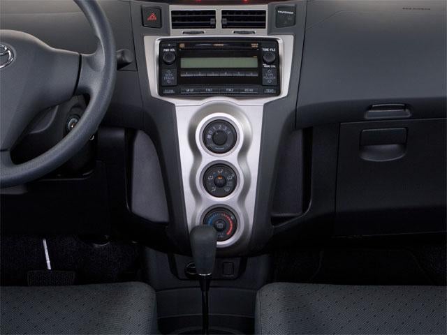 2010 Toyota Yaris 3dr LB Auto (Natl)