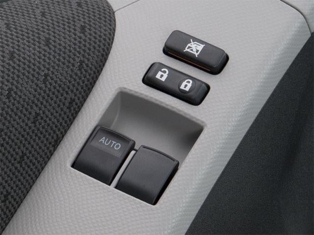 2010 Toyota Yaris 3dr LB Auto (Natl)