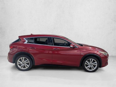 2018 INFINITI QX30 Luxury FWD