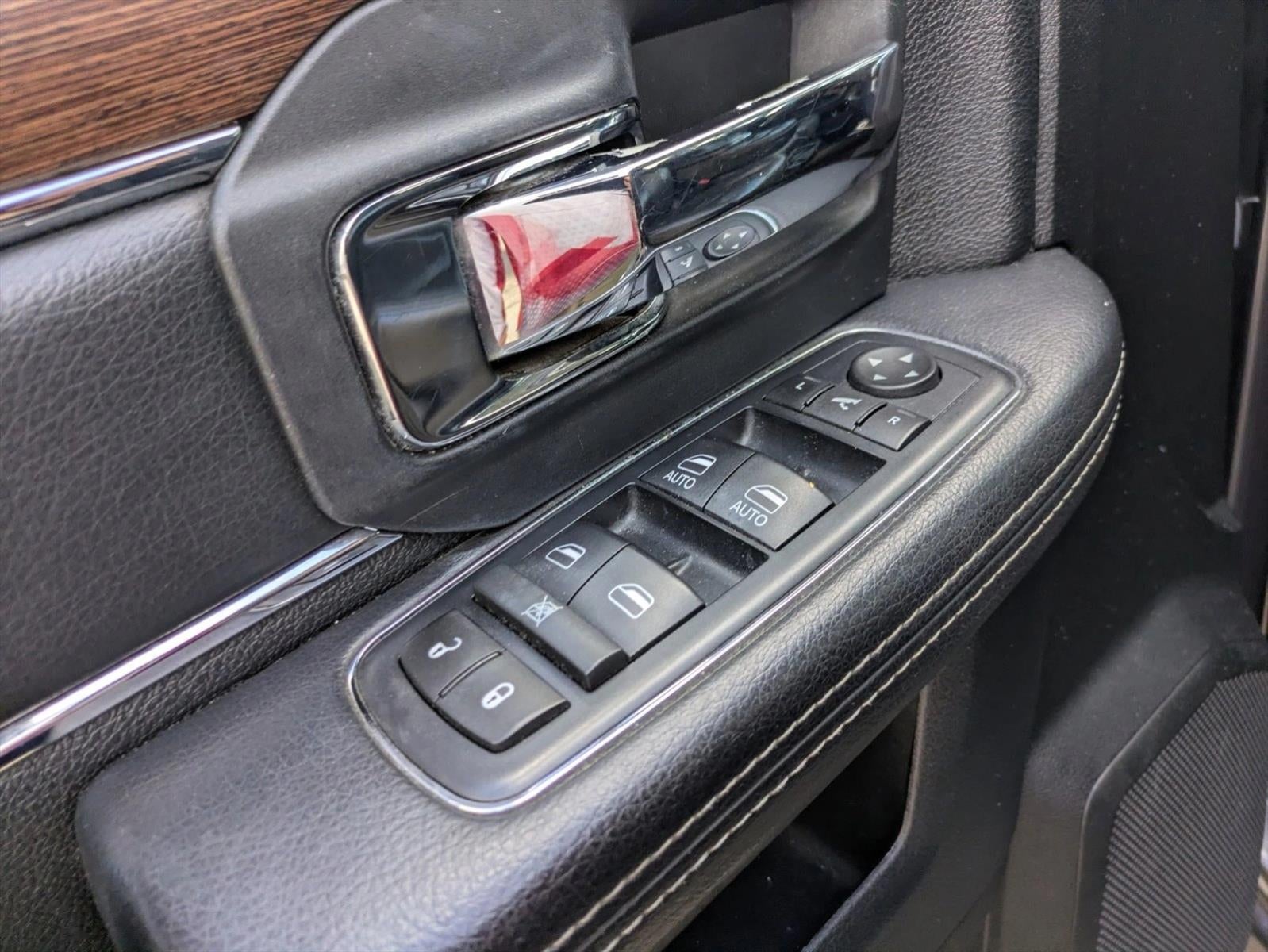 2016 RAM 1500 4WD Crew Cab 6.4 Ft Box Laramie