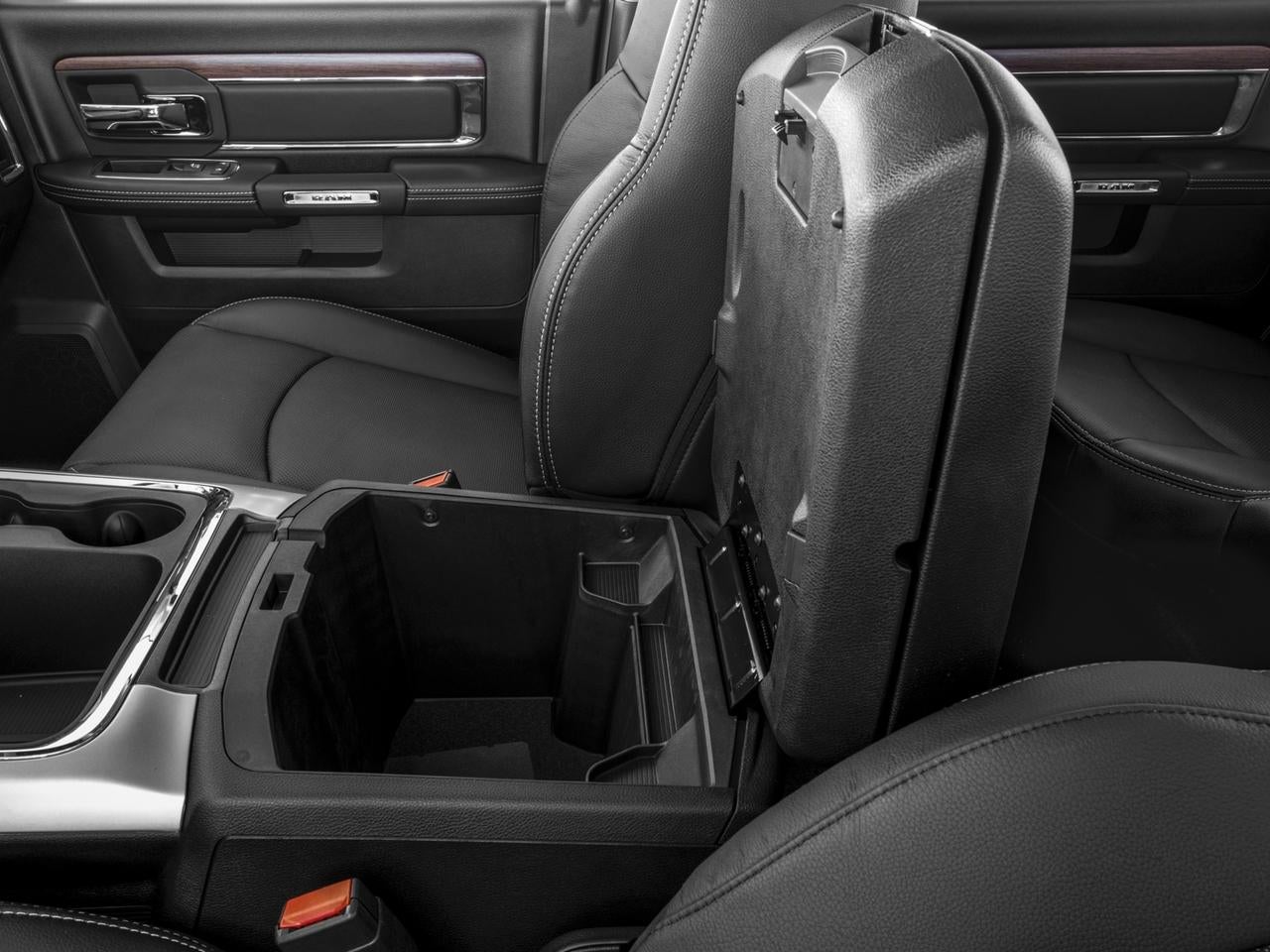 2016 RAM 1500 4WD Crew Cab 6.4 Ft Box Laramie