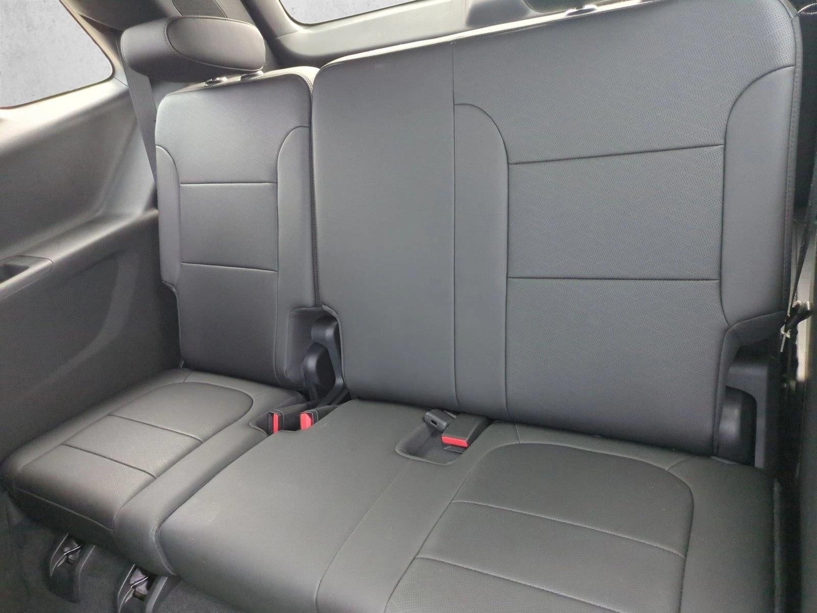 2023 Chevrolet Traverse FWD 2LZ