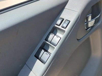 2012 Nissan Frontier 2WD Crew Cab SWB Auto SV