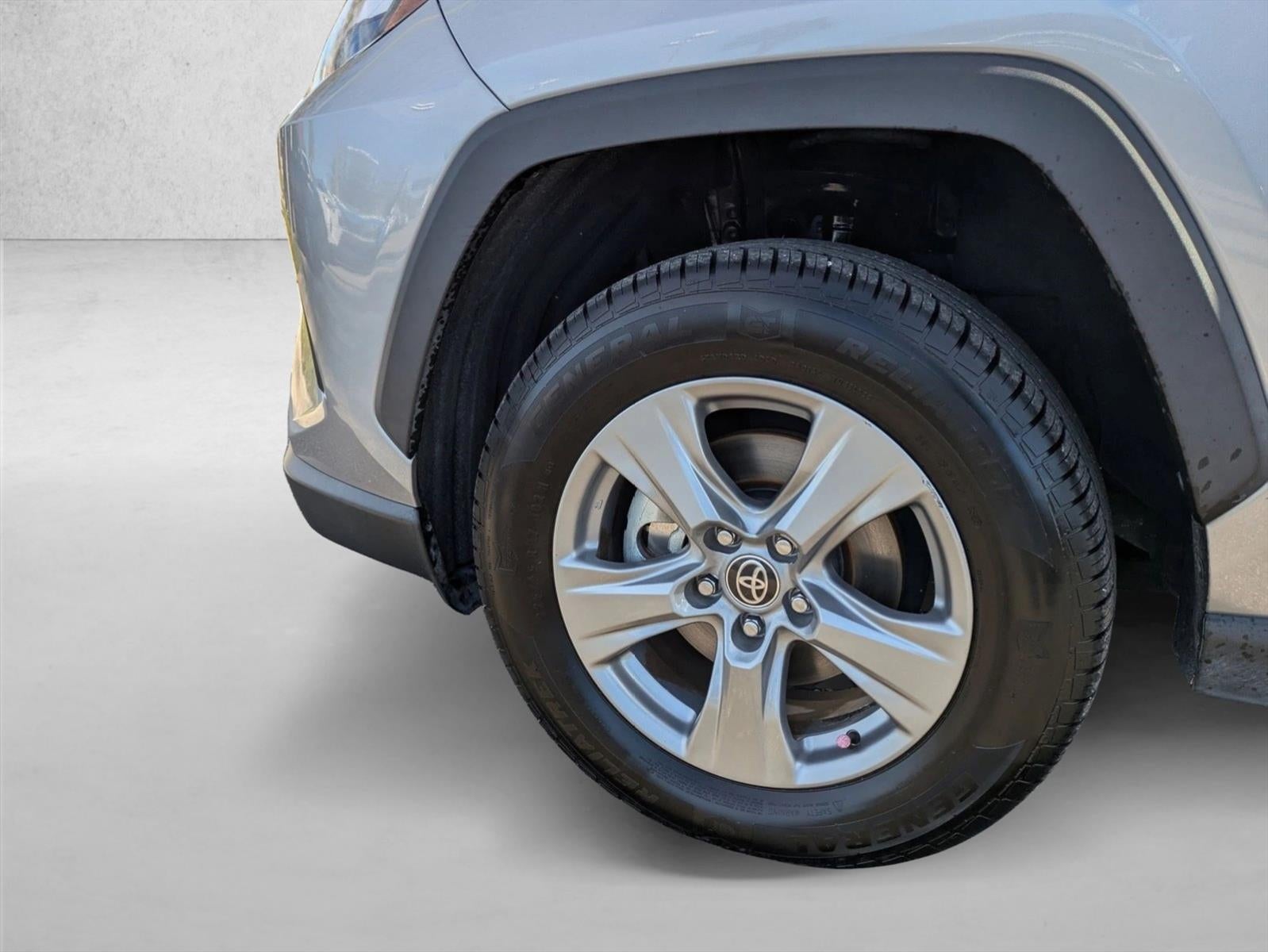 2022 Toyota RAV4 XLE FWD (GS)