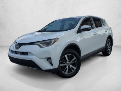 2017 Toyota RAV4 XLE FWD (GS)