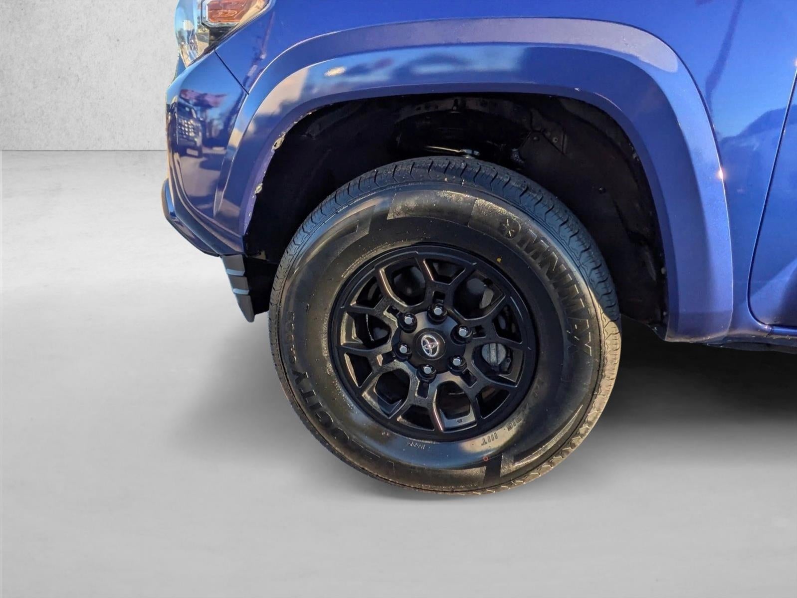 2022 Toyota Tacoma 2WD 2WD SR5 Double Cab 5' Bed V6 AT (GS)