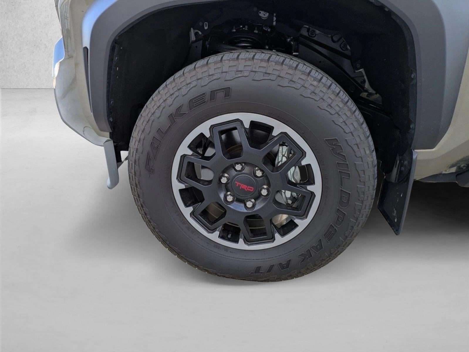 2025 Toyota Tacoma 4WD 4WD TRD Off Road Hybrid Double Cab 5' Bed AT (Natl)
