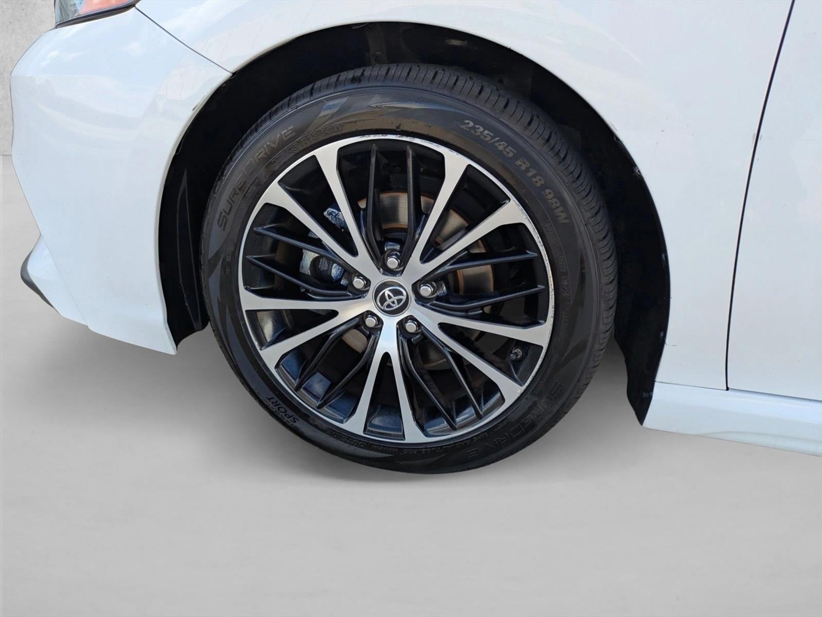 2019 Toyota Camry SE Auto (SE)