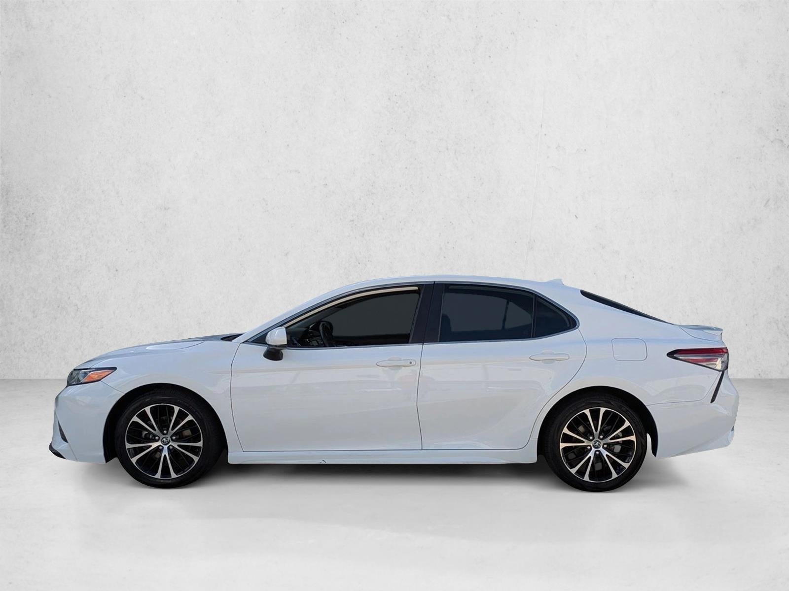 2019 Toyota Camry SE Auto (SE)