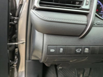 2019 Toyota Camry SE Auto (Natl)