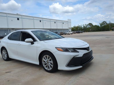 2023 Toyota Camry LE Auto (SE)