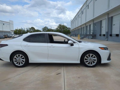 2023 Toyota Camry LE Auto (SE)