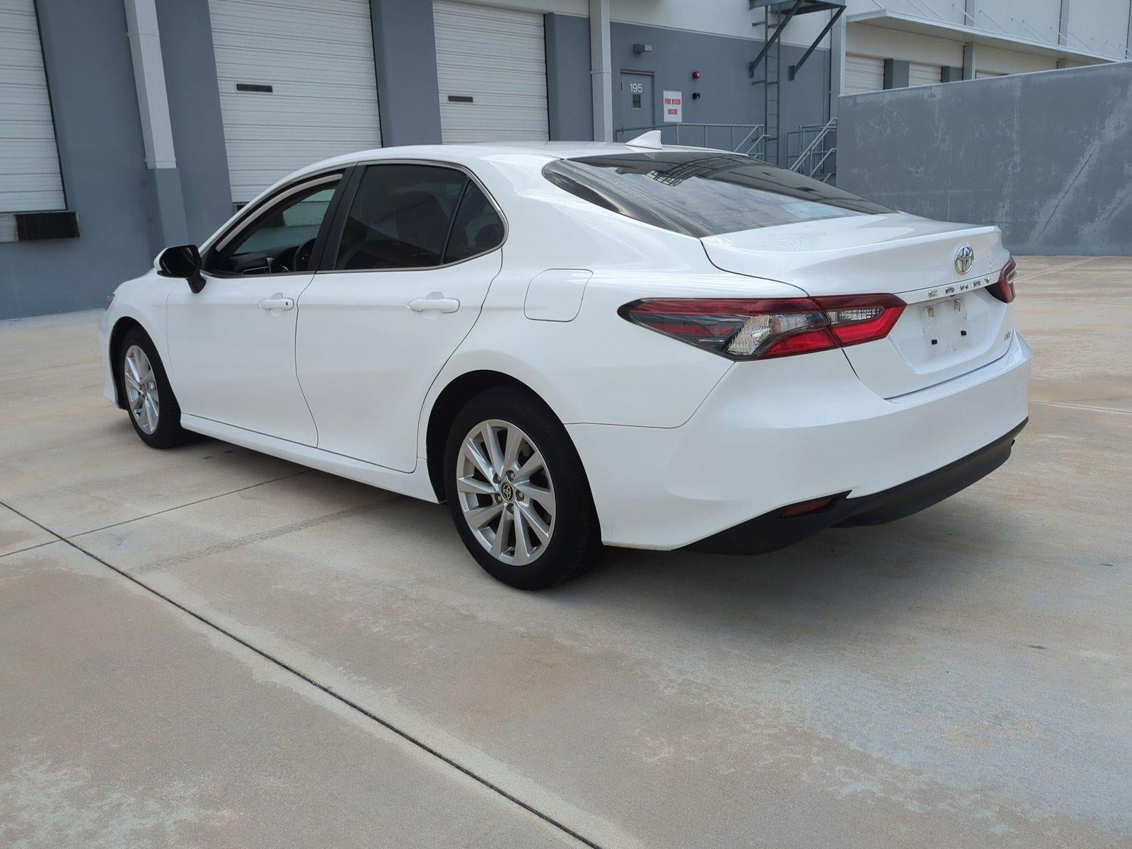 2023 Toyota Camry LE Auto (SE)