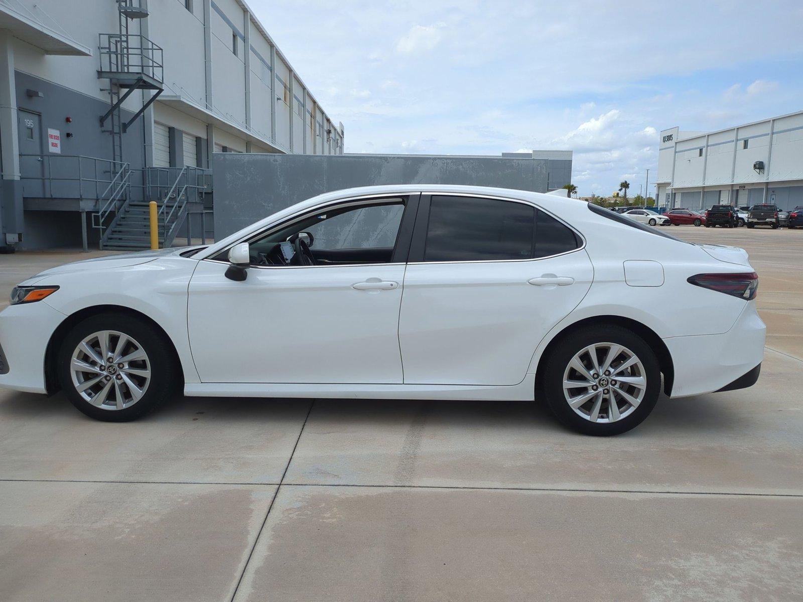 2023 Toyota Camry LE Auto (SE)