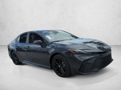 2025 Toyota Camry SE (Natl)