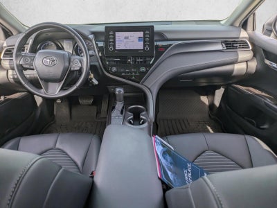 2022 Toyota Camry SE Auto (SE)
