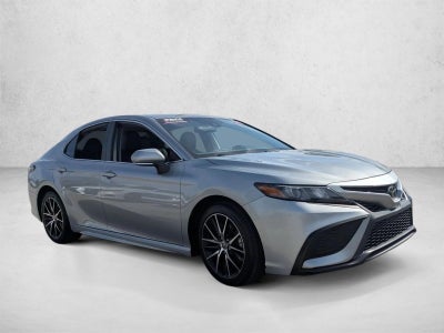 2022 Toyota Camry SE Auto (SE)