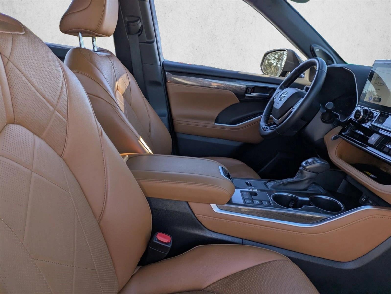 2024 Toyota Highlander Hybrid Platinum AWD (Natl)