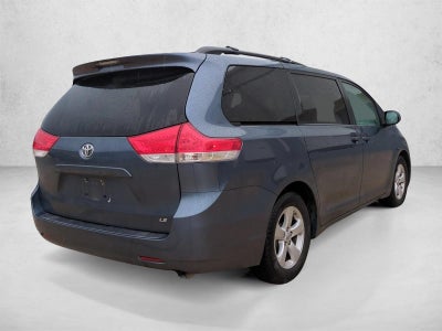2014 Toyota Sienna 5dr 8-Pass Van V6 LE FWD (Natl)