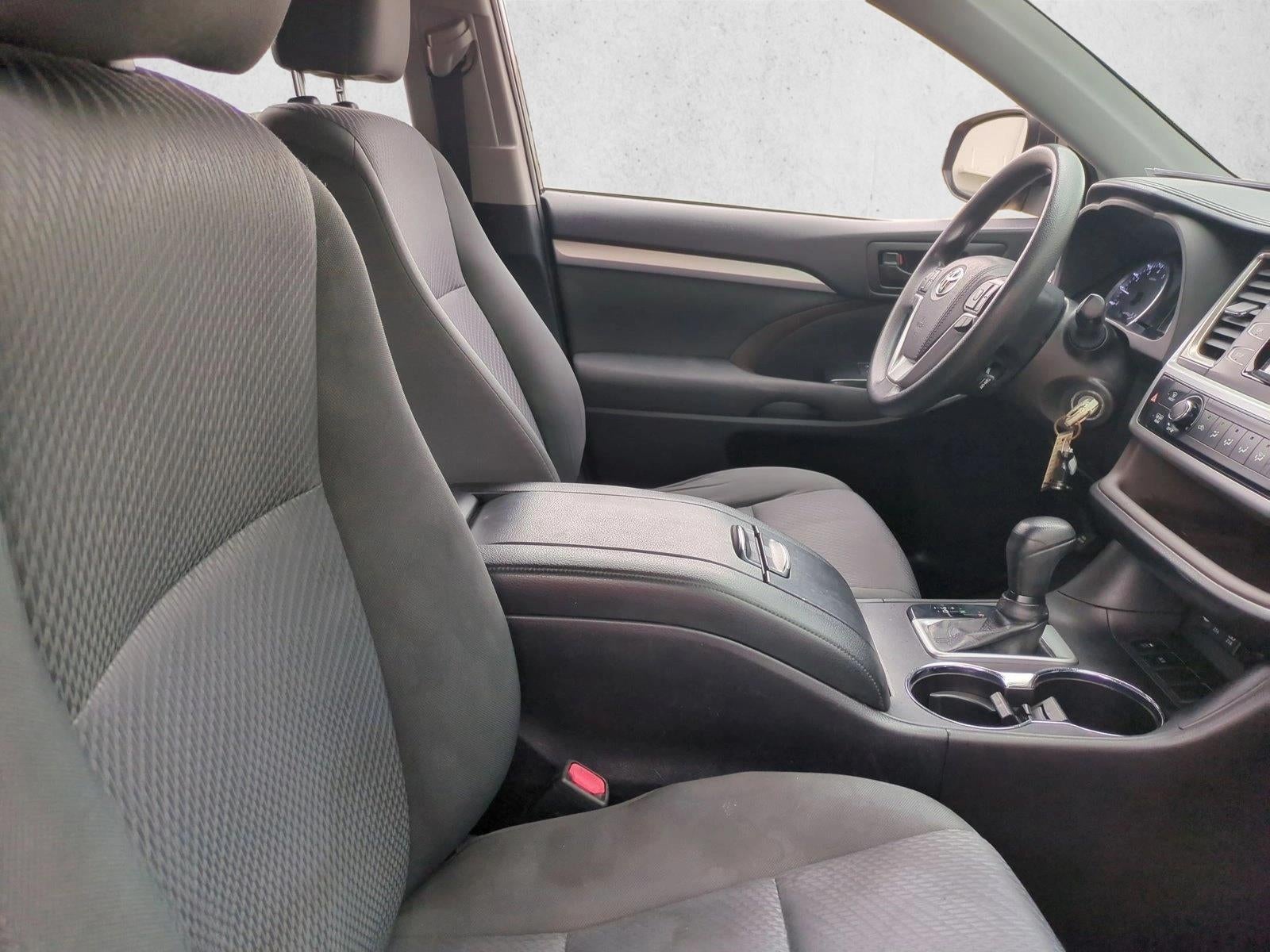 2019 Toyota Highlander LE I4 FWD (Natl)