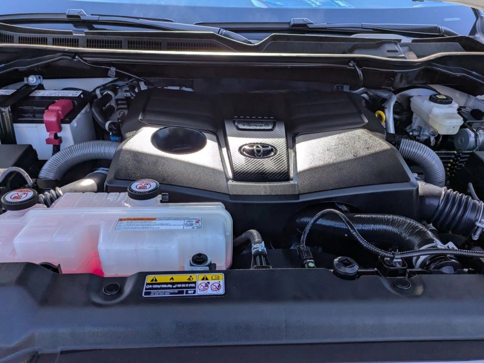 2025 Toyota Tundra 4WD 4WD SR5 CrewMax 5.5' Bed (SE)