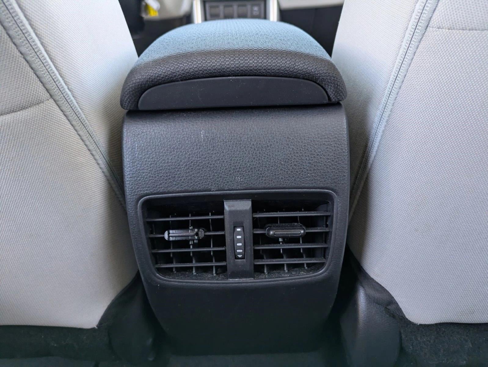 2024 Toyota Corolla Cross L 4WD (Natl)