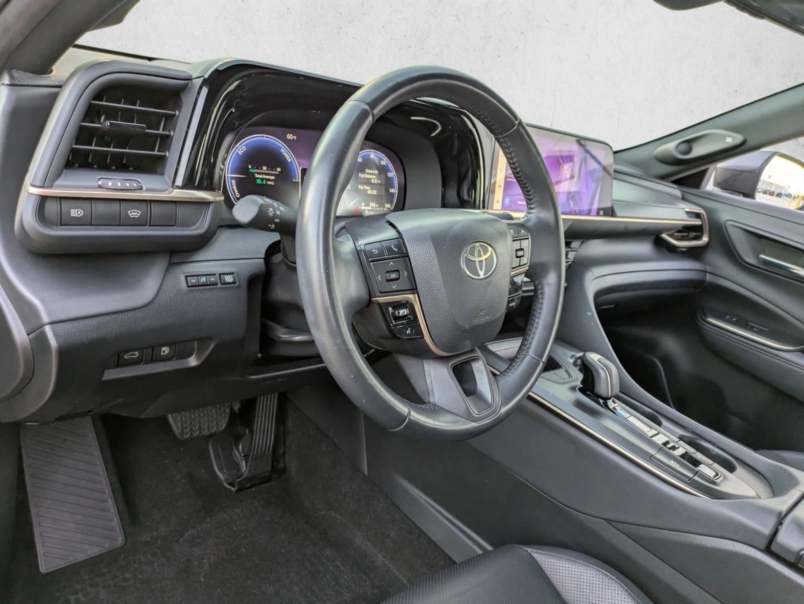 2023 Toyota Crown Limited AWD (Natl)