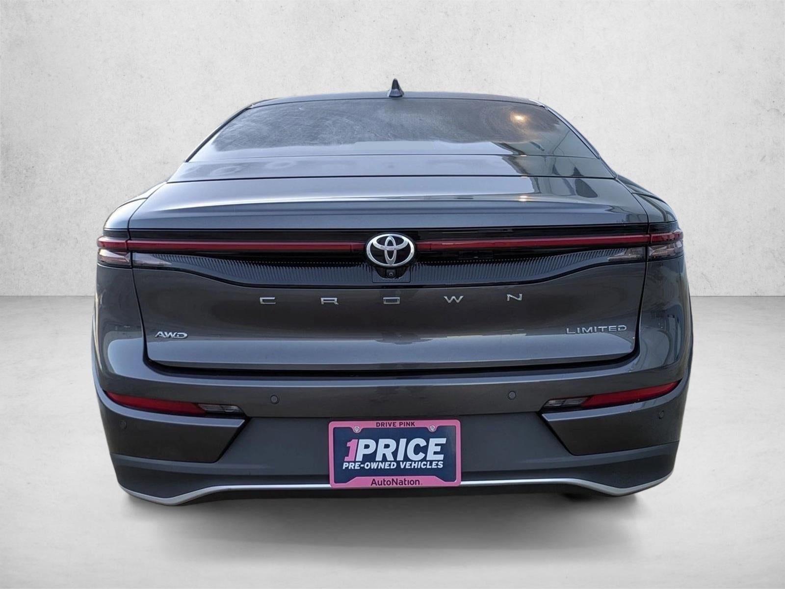 2023 Toyota Crown Limited AWD (Natl)