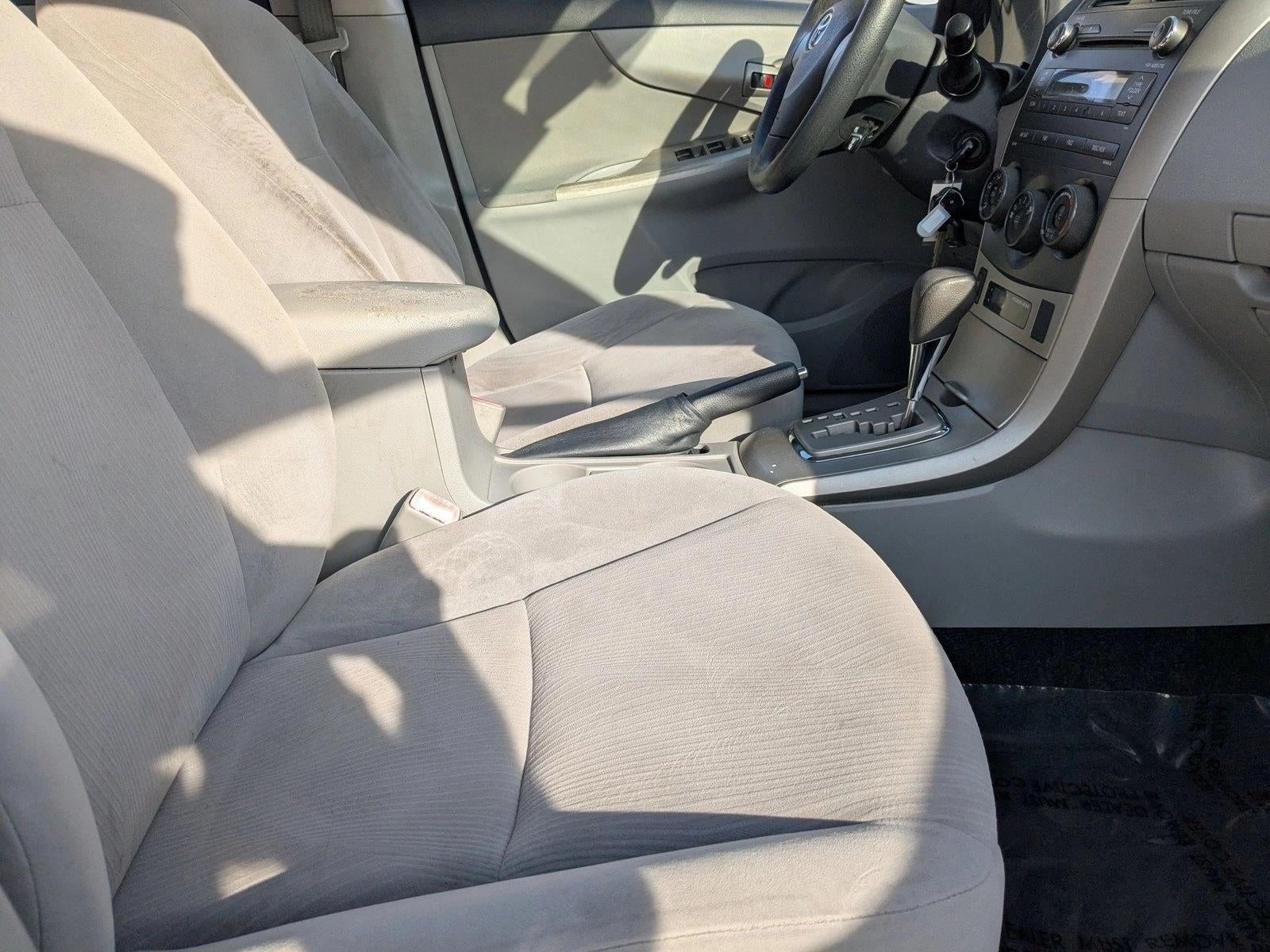 2011 Toyota Corolla 4dr Sdn Auto LE (Natl)