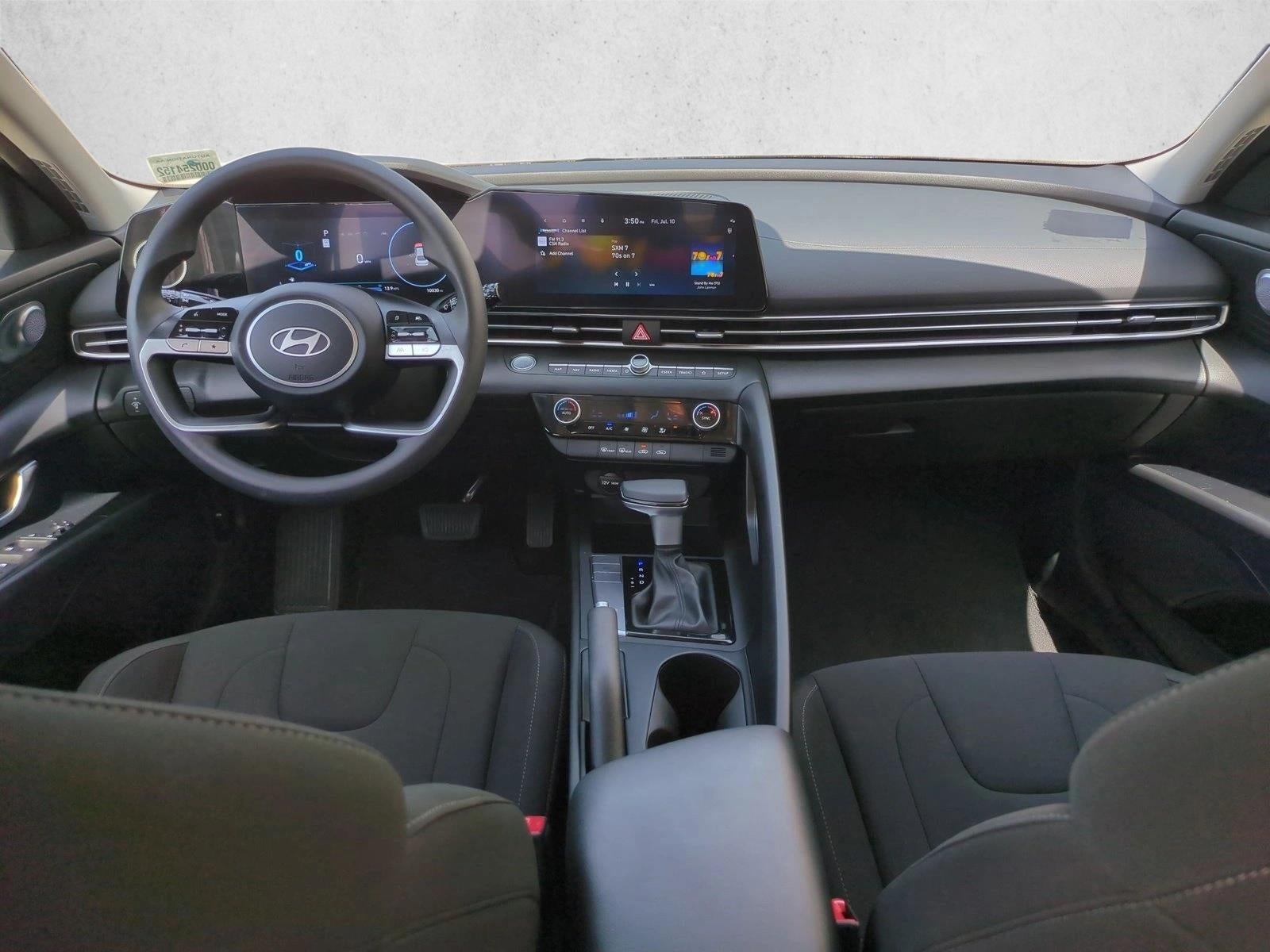 2024 Hyundai ELANTRA SEL IVT