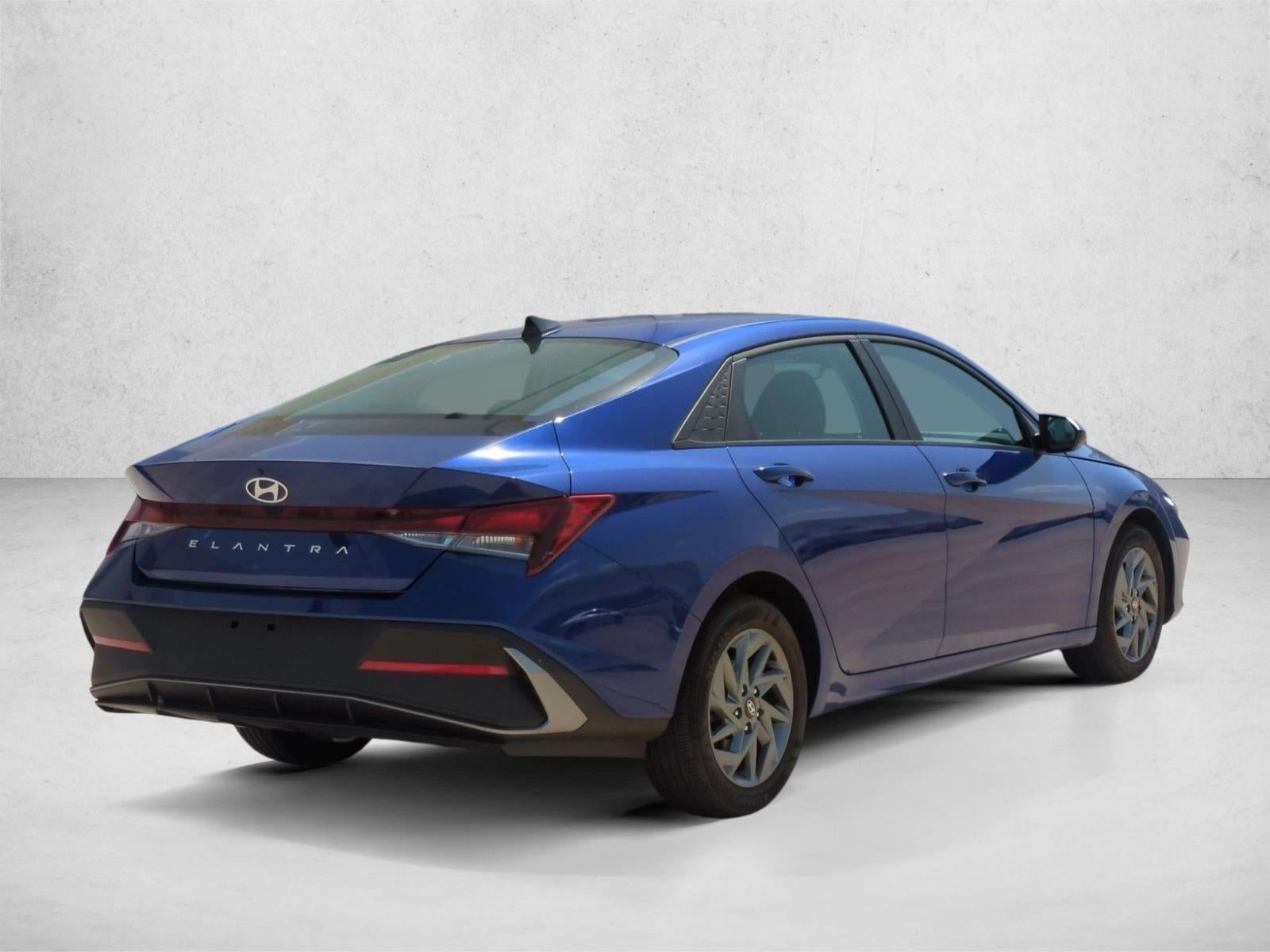 2024 Hyundai ELANTRA SEL IVT