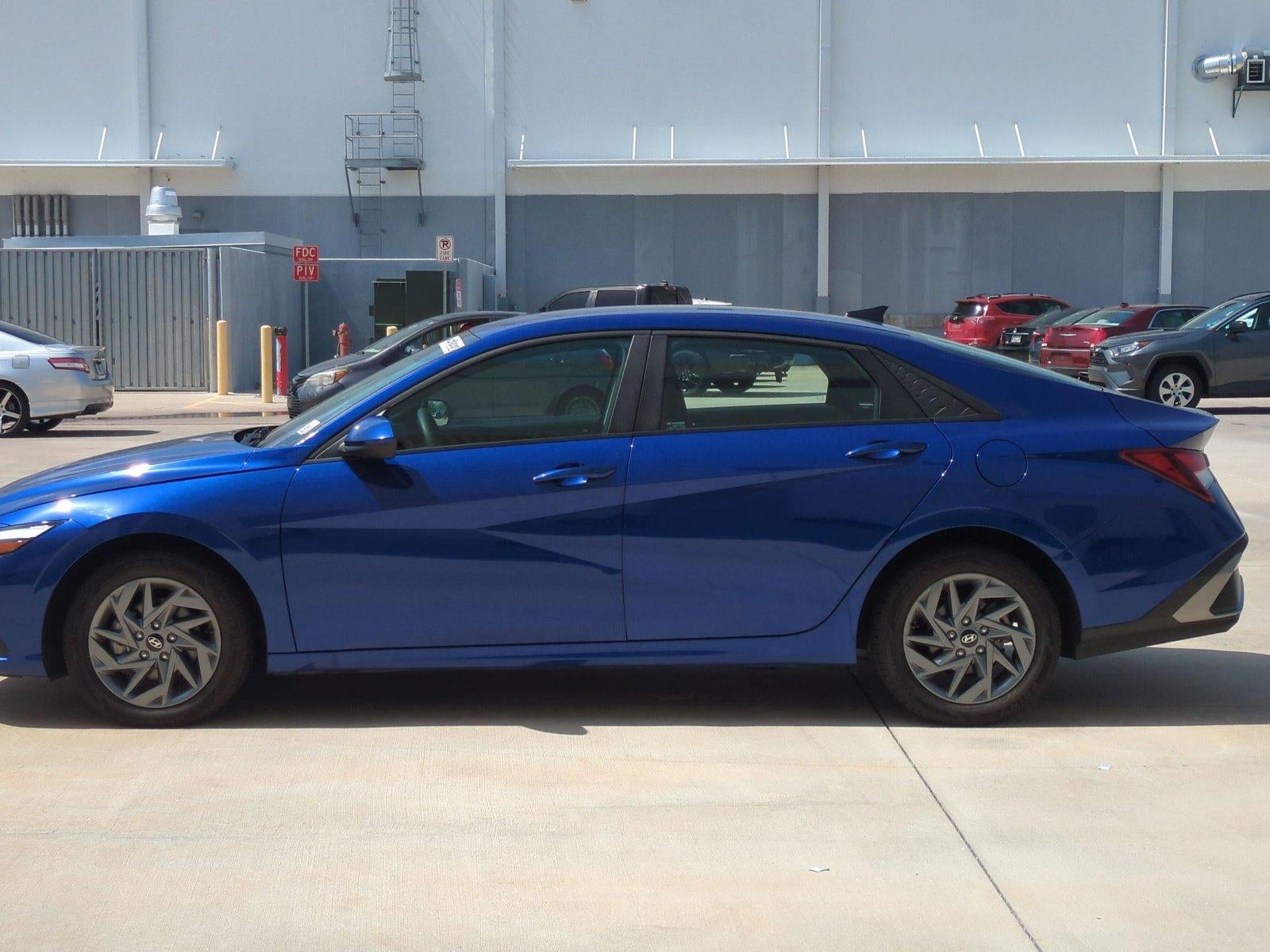 2024 Hyundai ELANTRA SEL IVT