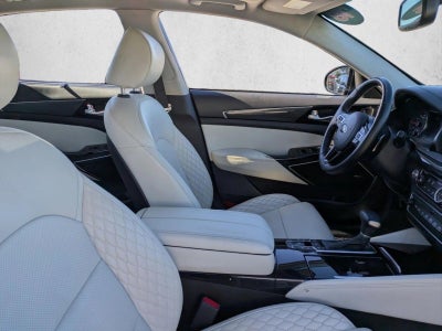 2019 Kia Cadenza Limited Sedan