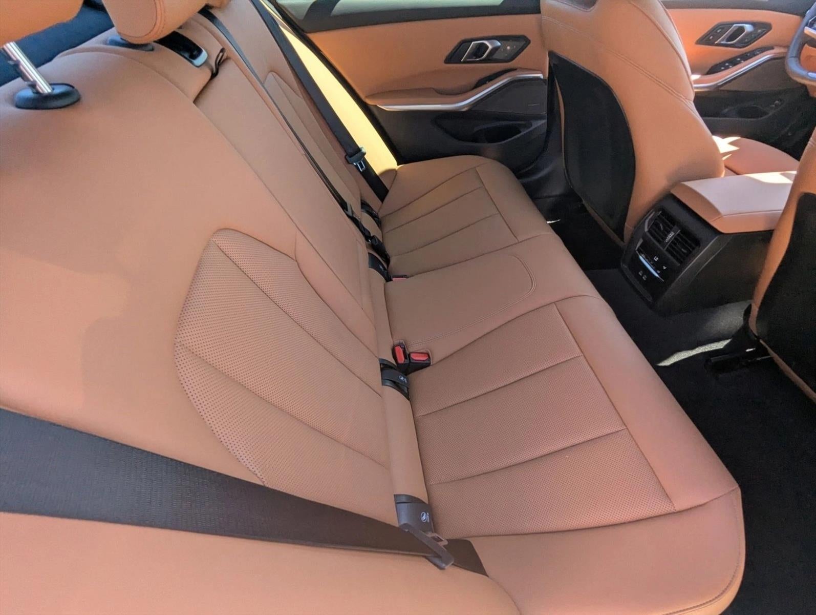 2025 BMW 330i Sedan