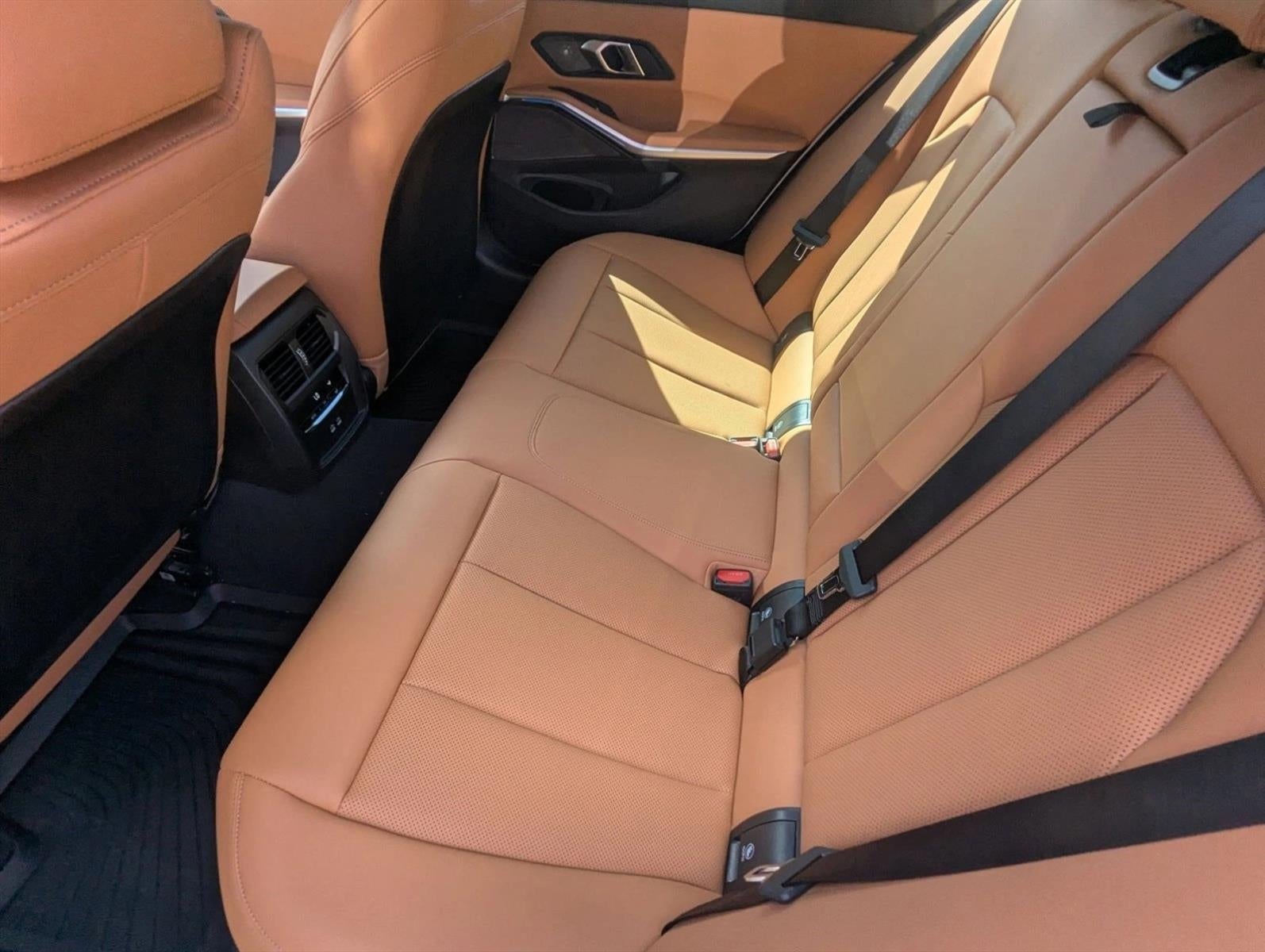 2025 BMW 330i Sedan