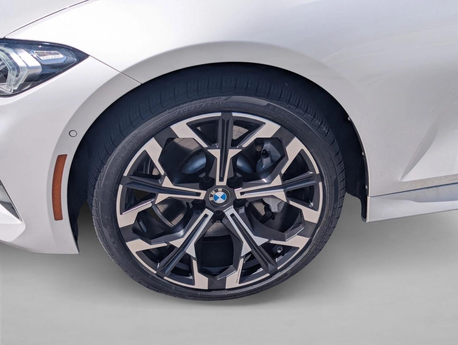2025 BMW 330i Sedan