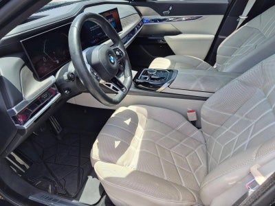 2023 BMW 740i Sedan