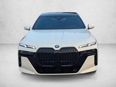 2025 BMW 740i Sedan