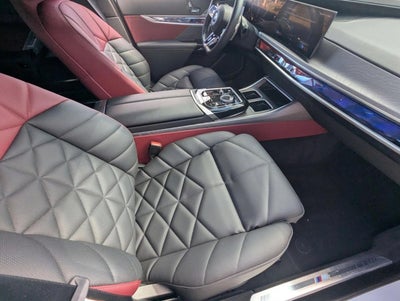 2025 BMW 740i Sedan