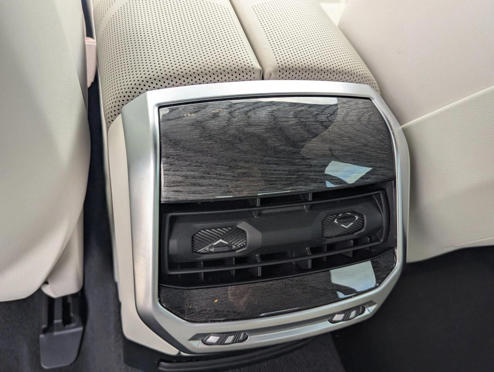 2024 BMW 760i xDrive Sedan