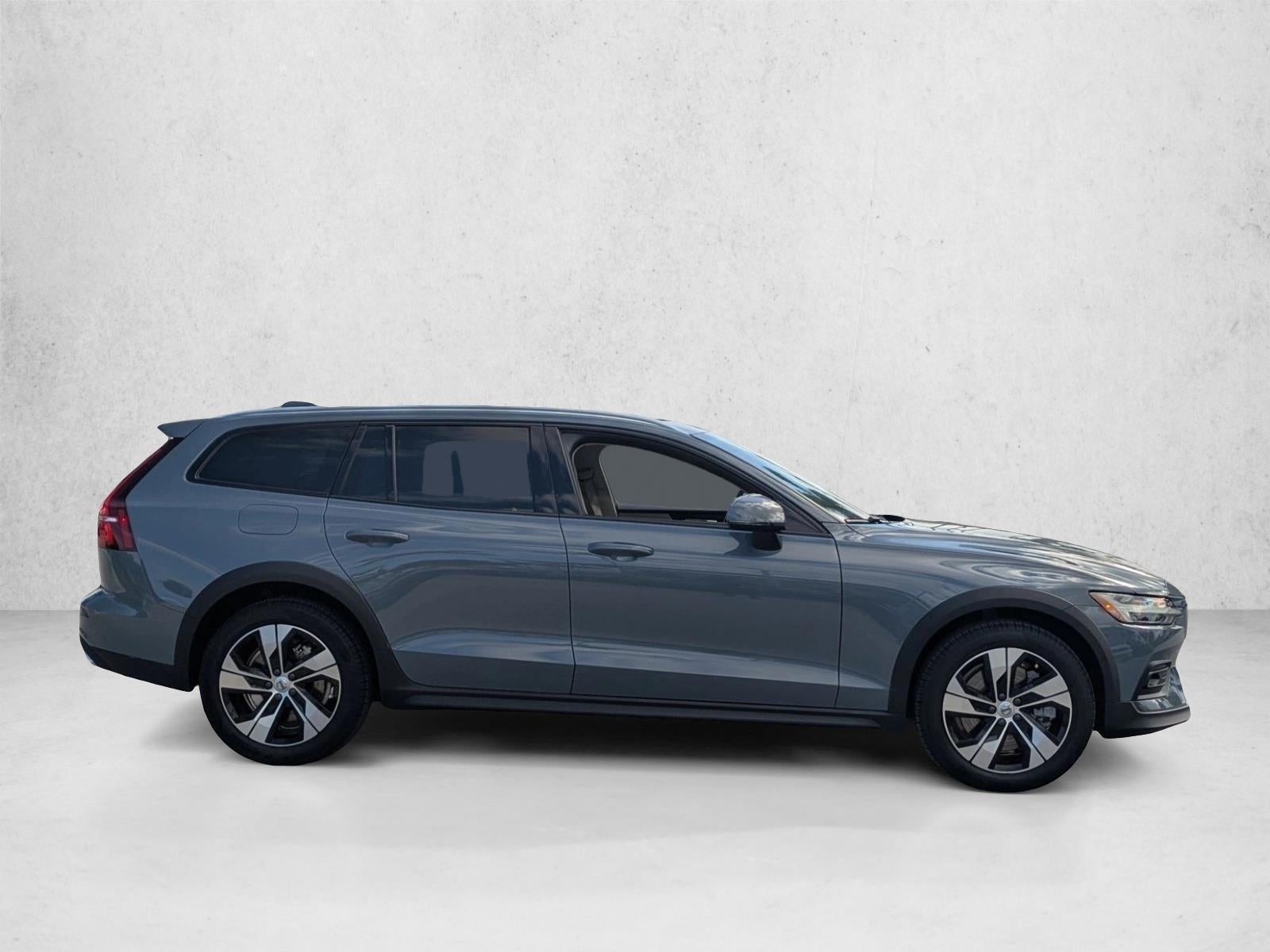 2022 Volvo V60 Cross Country T5 AWD