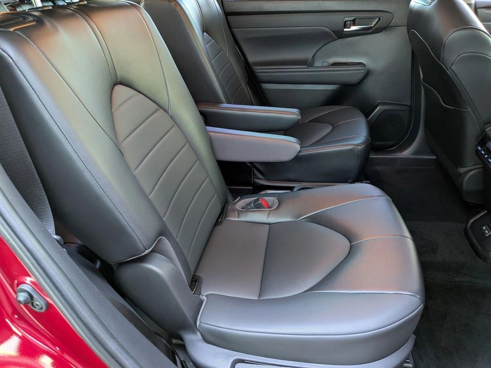 2022 Toyota Highlander XLE FWD (Natl)