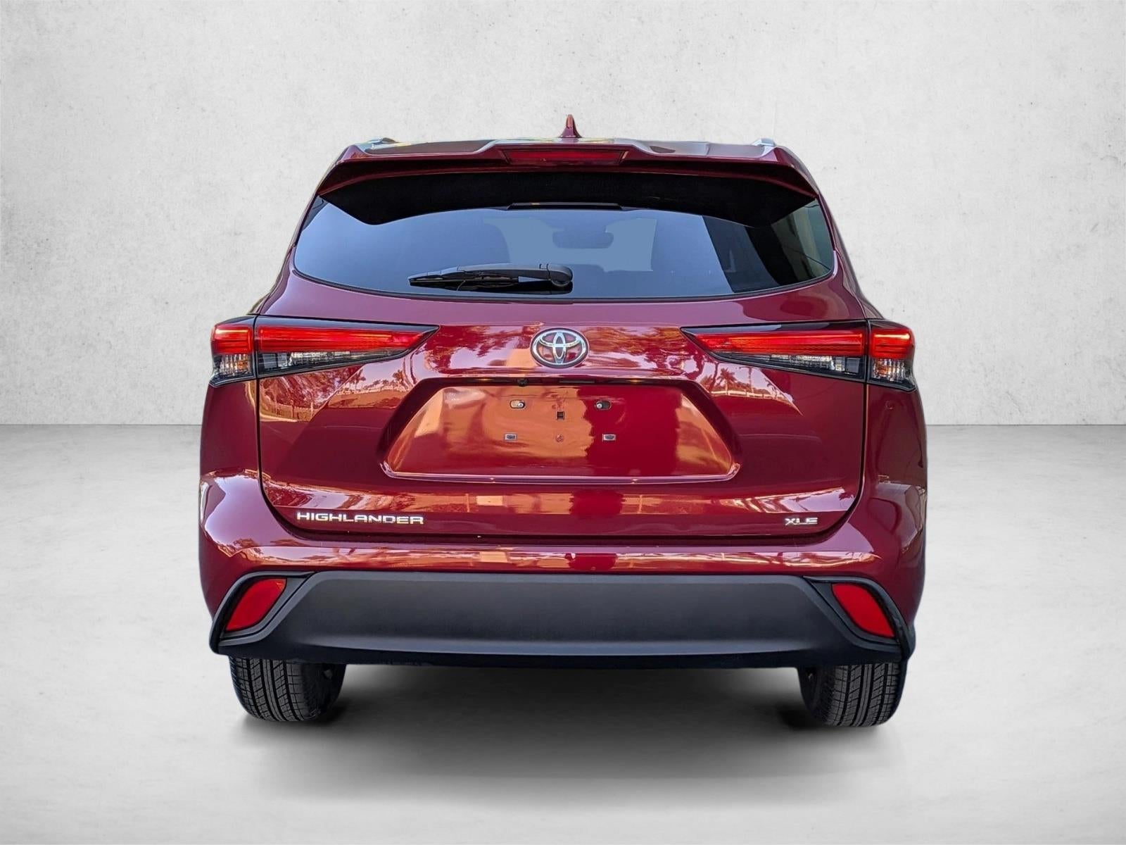 2022 Toyota Highlander XLE FWD (Natl)