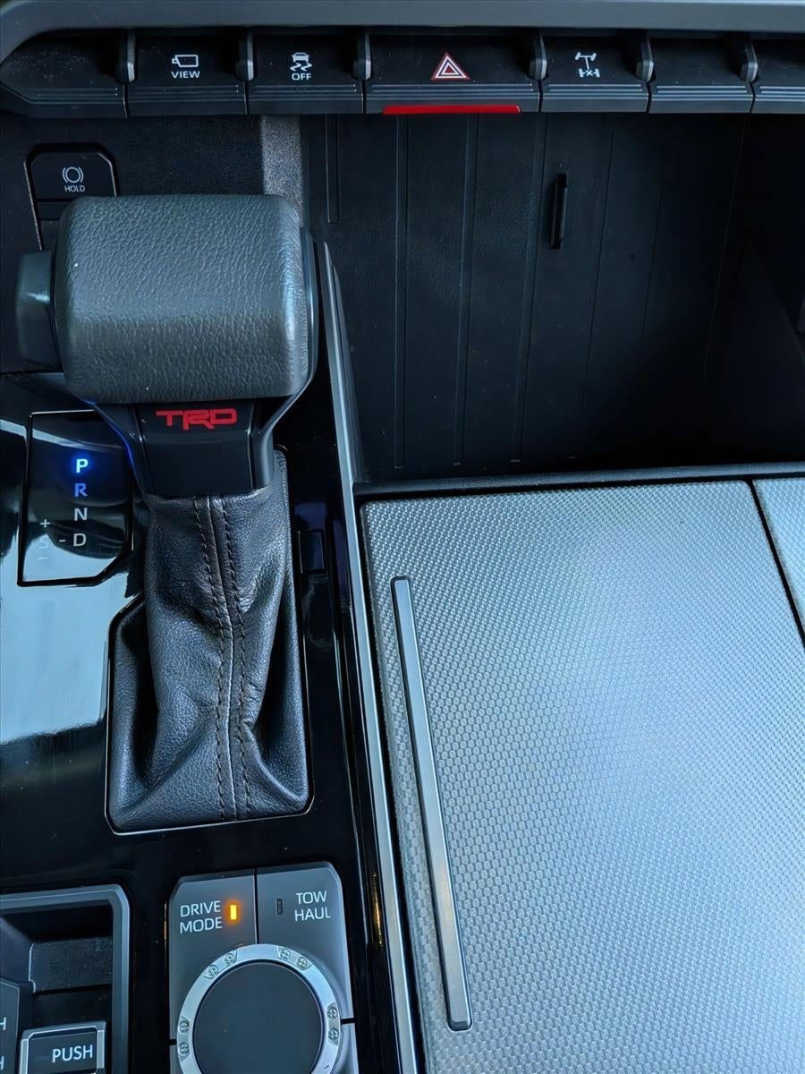 2023 Toyota Sequoia Limited 4WD (SE)