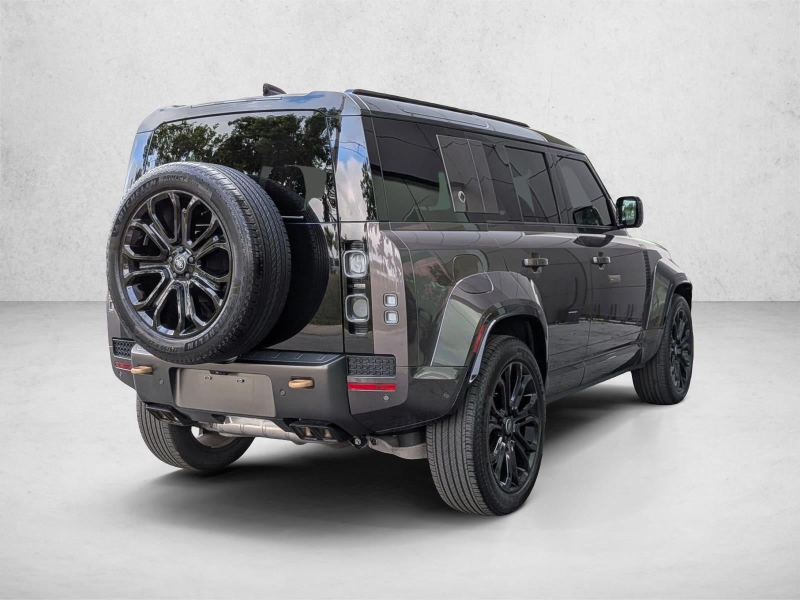 2025 Land Rover Defender 110 P635 OCTA