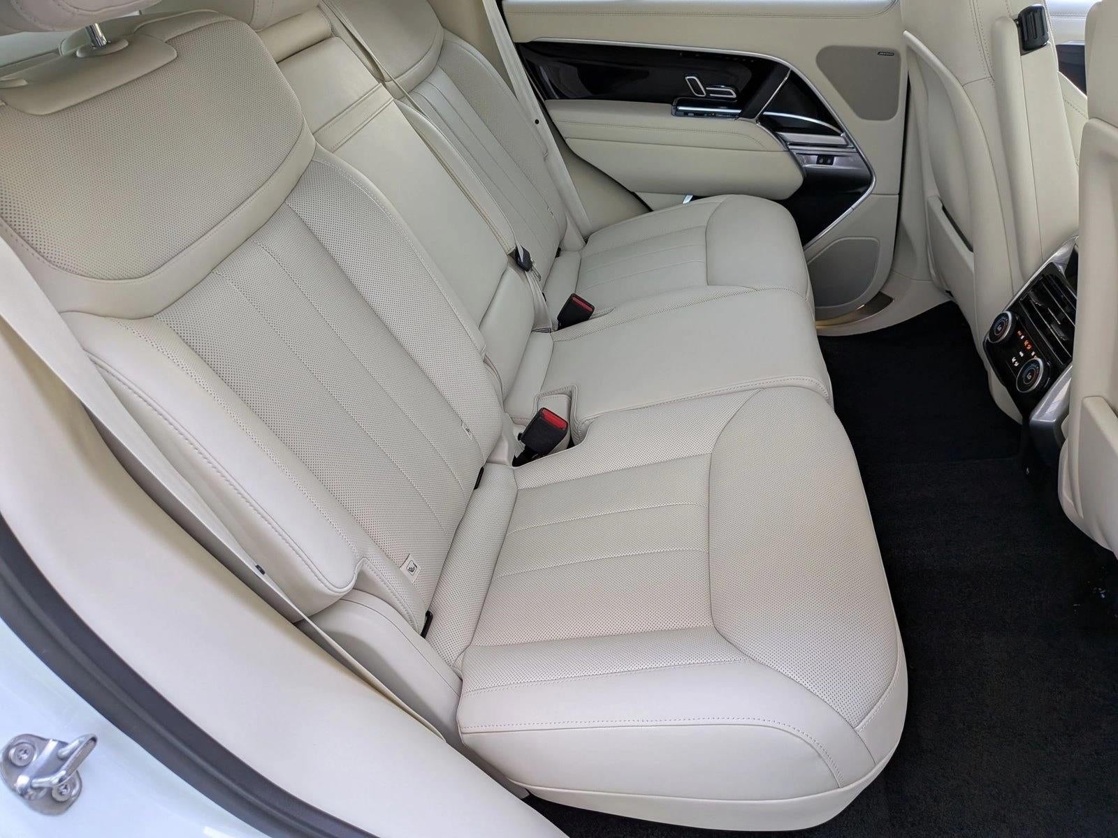 2025 Land Rover Range Rover P400 SE SWB