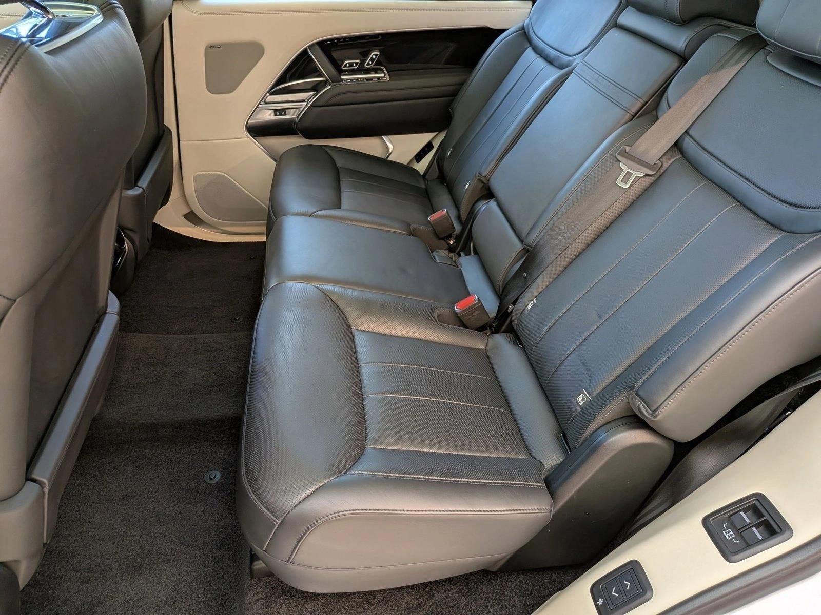 2023 Land Rover Range Rover P530 SE LWB 7 Seat